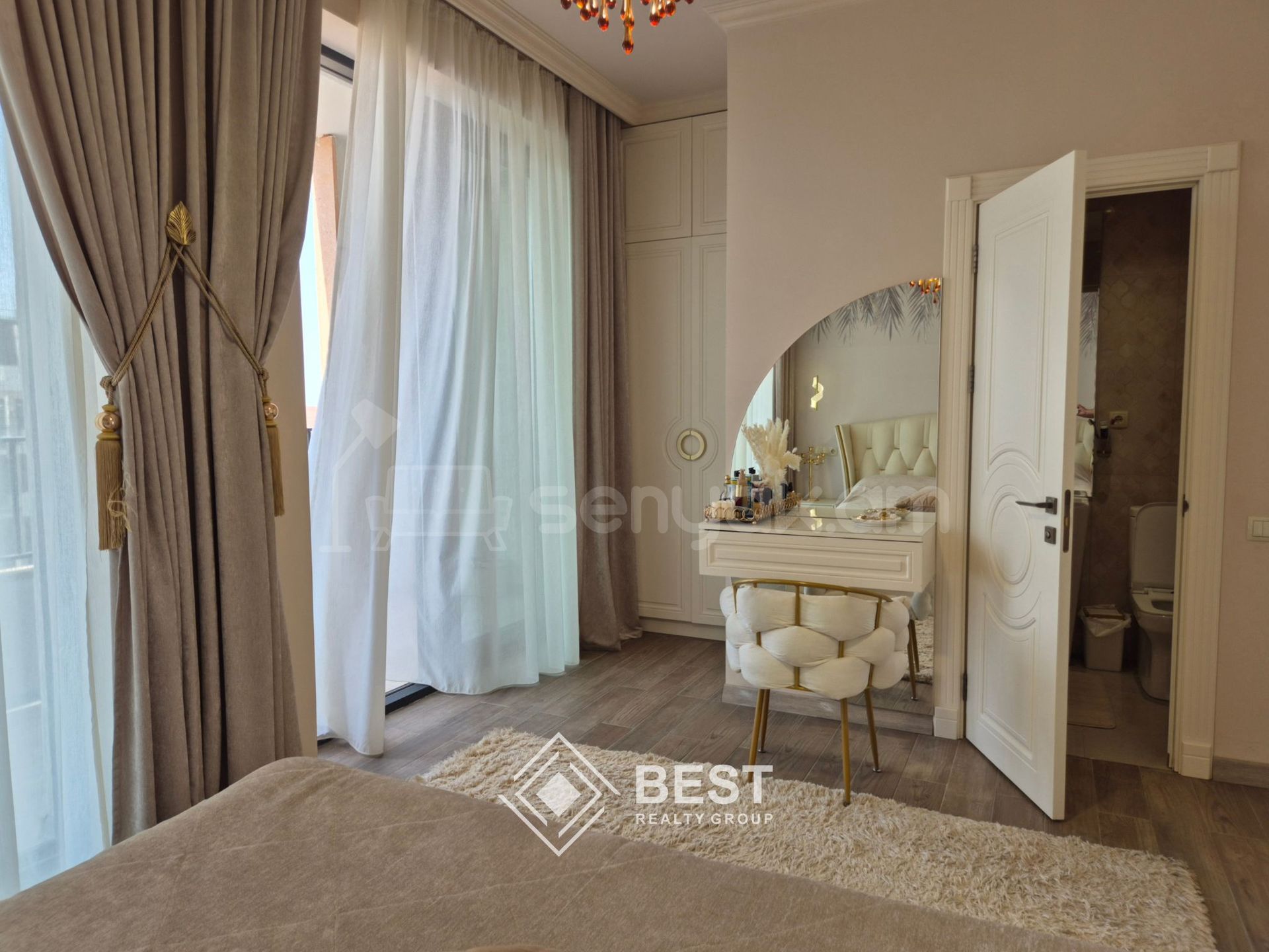 7 Սենյականոց Առանձնատուն, 288քմ, Ավտոտնակով