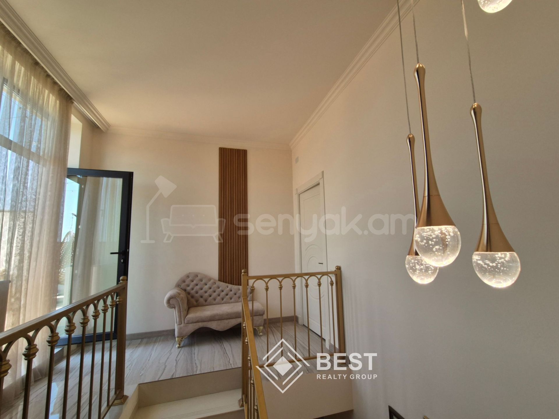 7 Սենյականոց Առանձնատուն, 288քմ, Ավտոտնակով