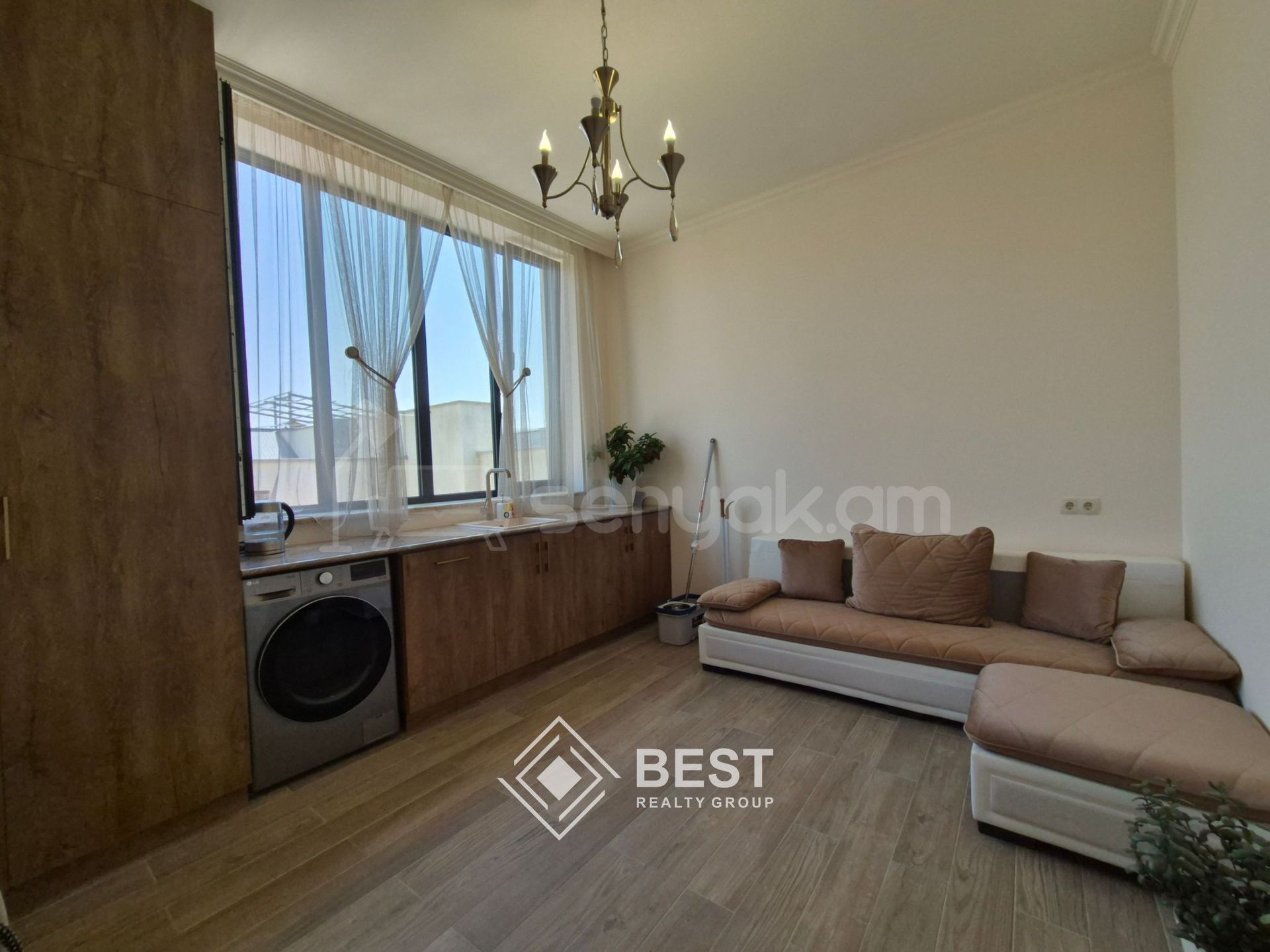 7 Սենյականոց Առանձնատուն, 288քմ, Ավտոտնակով