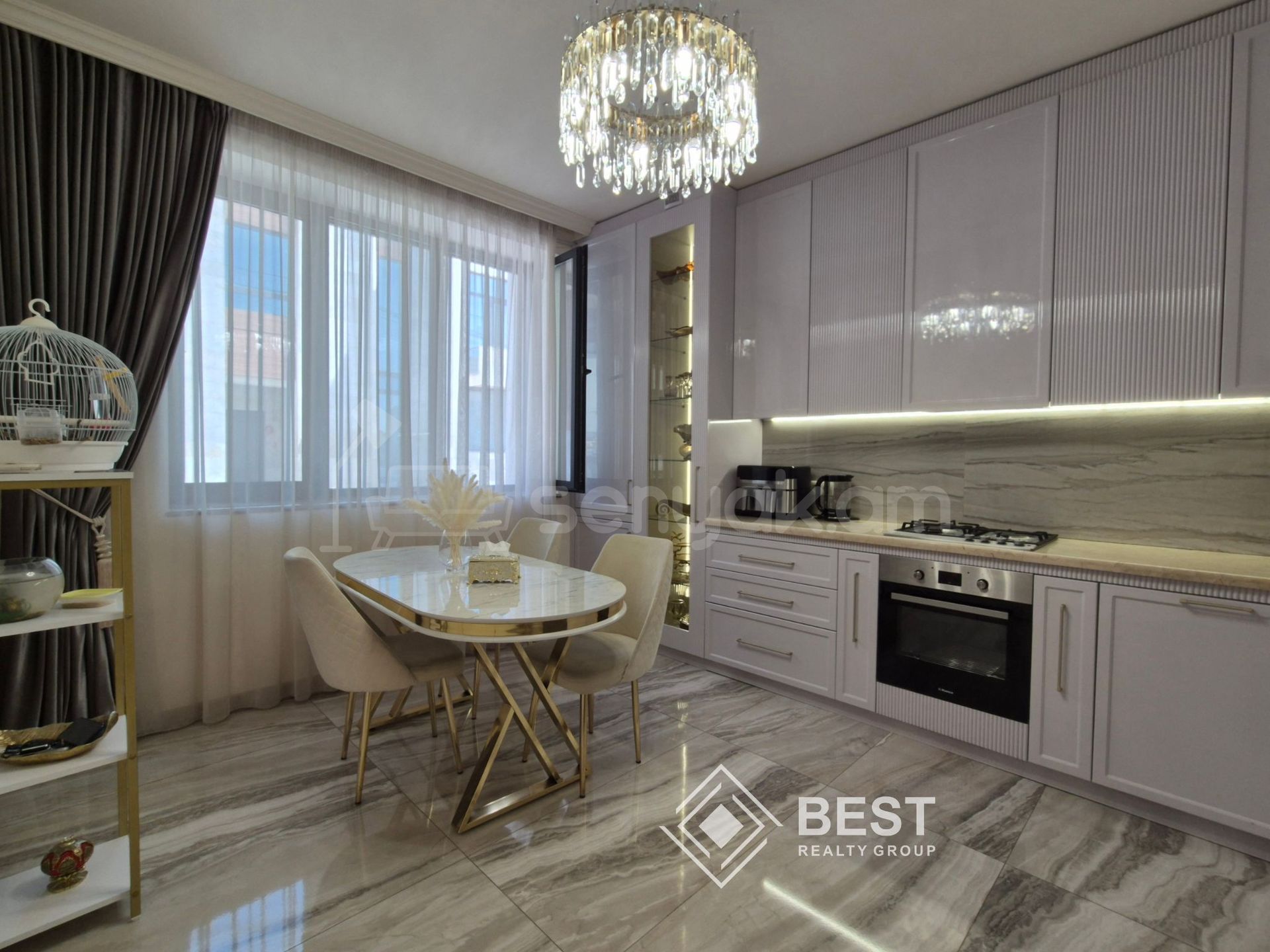 7 Սենյականոց Առանձնատուն, 288քմ, Ավտոտնակով