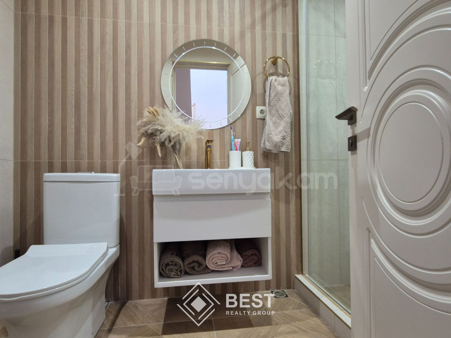 7 Սենյականոց Առանձնատուն, 288քմ, Ավտոտնակով