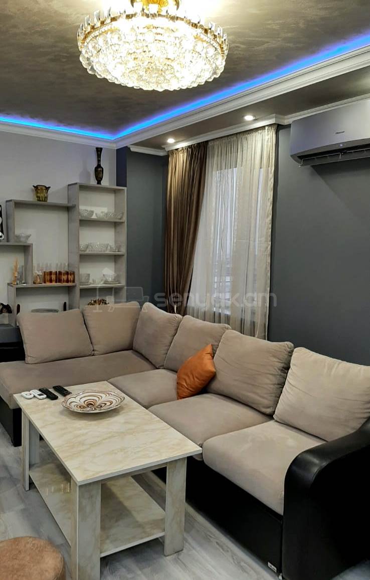 2 Սենյականոց Բնակարան Քարե Շենքում, 40քմ, 5/5 հարկ, Կապիտալ Վերանորոգված