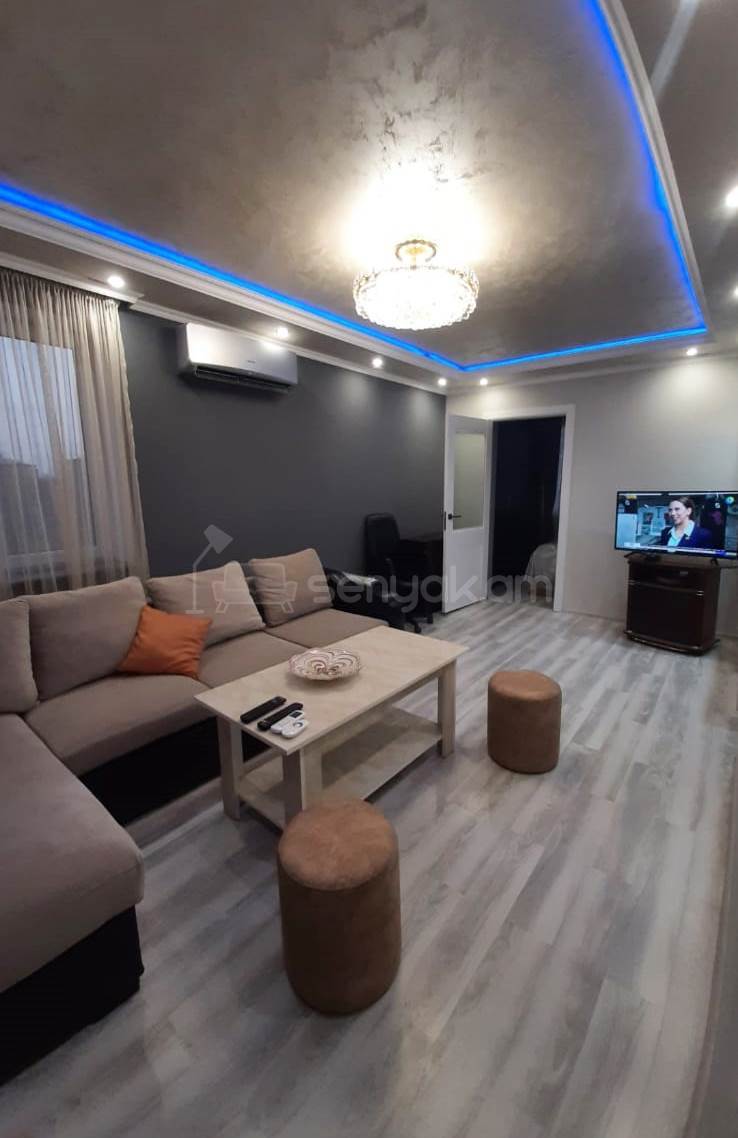 2 Սենյականոց Բնակարան Քարե Շենքում, 40քմ, 5/5 հարկ, Կապիտալ Վերանորոգված