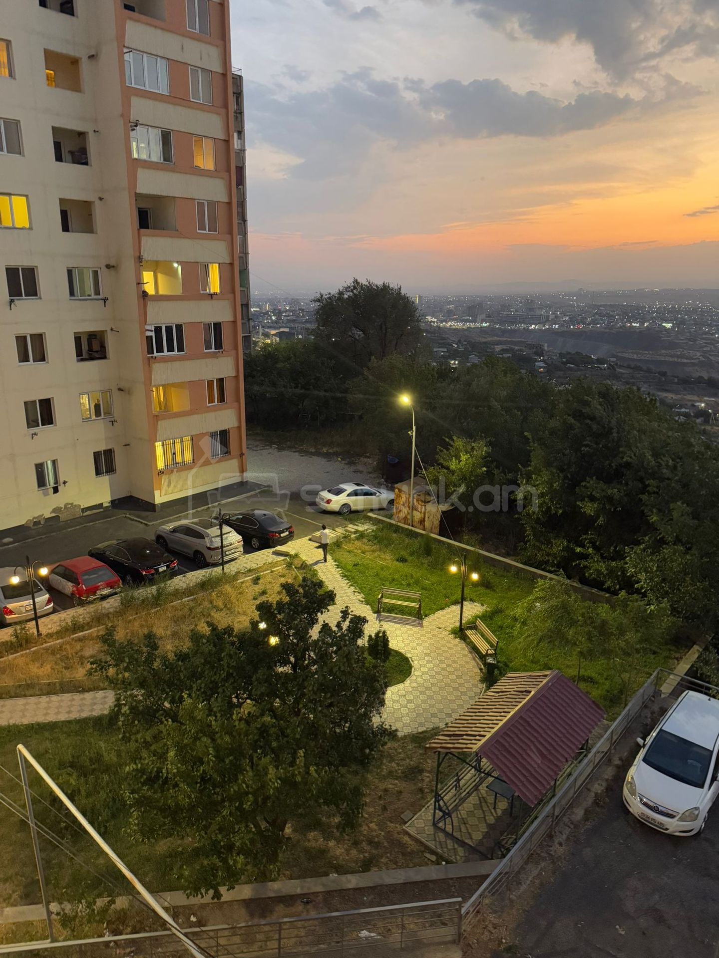 2 Սենյականոց Բնակարան, 68քմ, 4/10 հարկ, Նորմալ Վիճակում