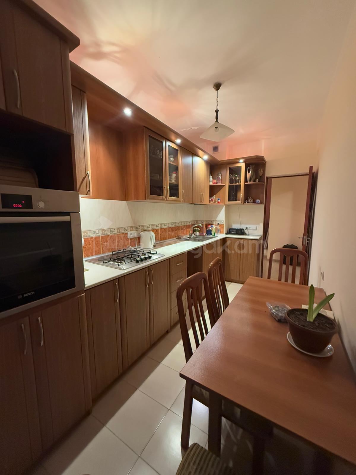 2 Սենյականոց Բնակարան, 68քմ, 4/10 հարկ, Նորմալ Վիճակում