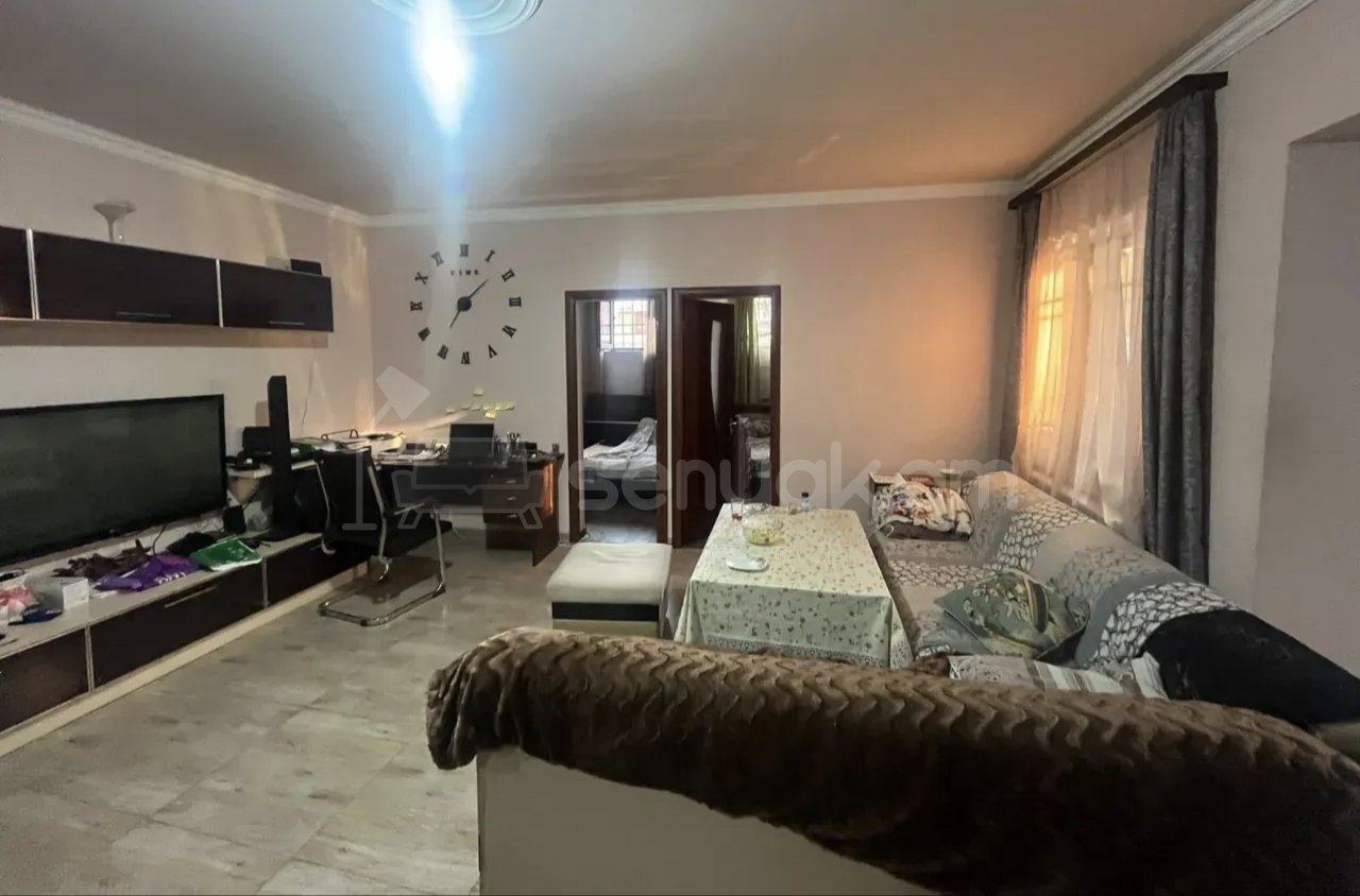 3 Սենյականոց Բնակարան Քարե Շենքում, 78քմ, 1/1 հարկ, Կապիտալ Վերանորոգված, Կահավորված, Արևկող