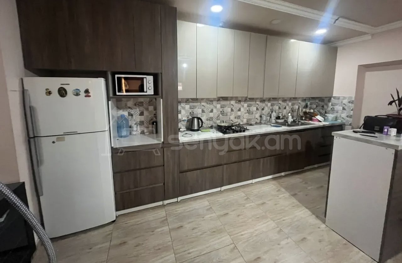 3 Սենյականոց Բնակարան Քարե Շենքում, 78քմ, 1/1 հարկ, Կապիտալ Վերանորոգված, Կահավորված, Արևկող