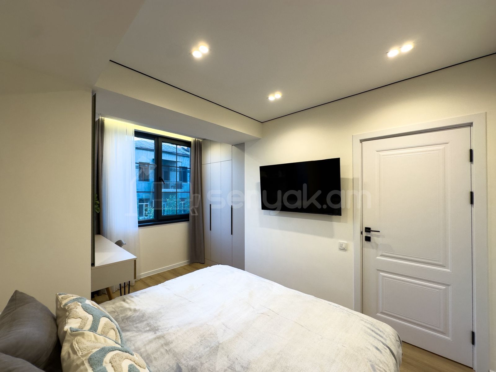 2 Սենյականոց Բնակարան, 52քմ, 4/9 հարկ, Դիզայներական Վերանորոգված, Կահավորված, Արևկող