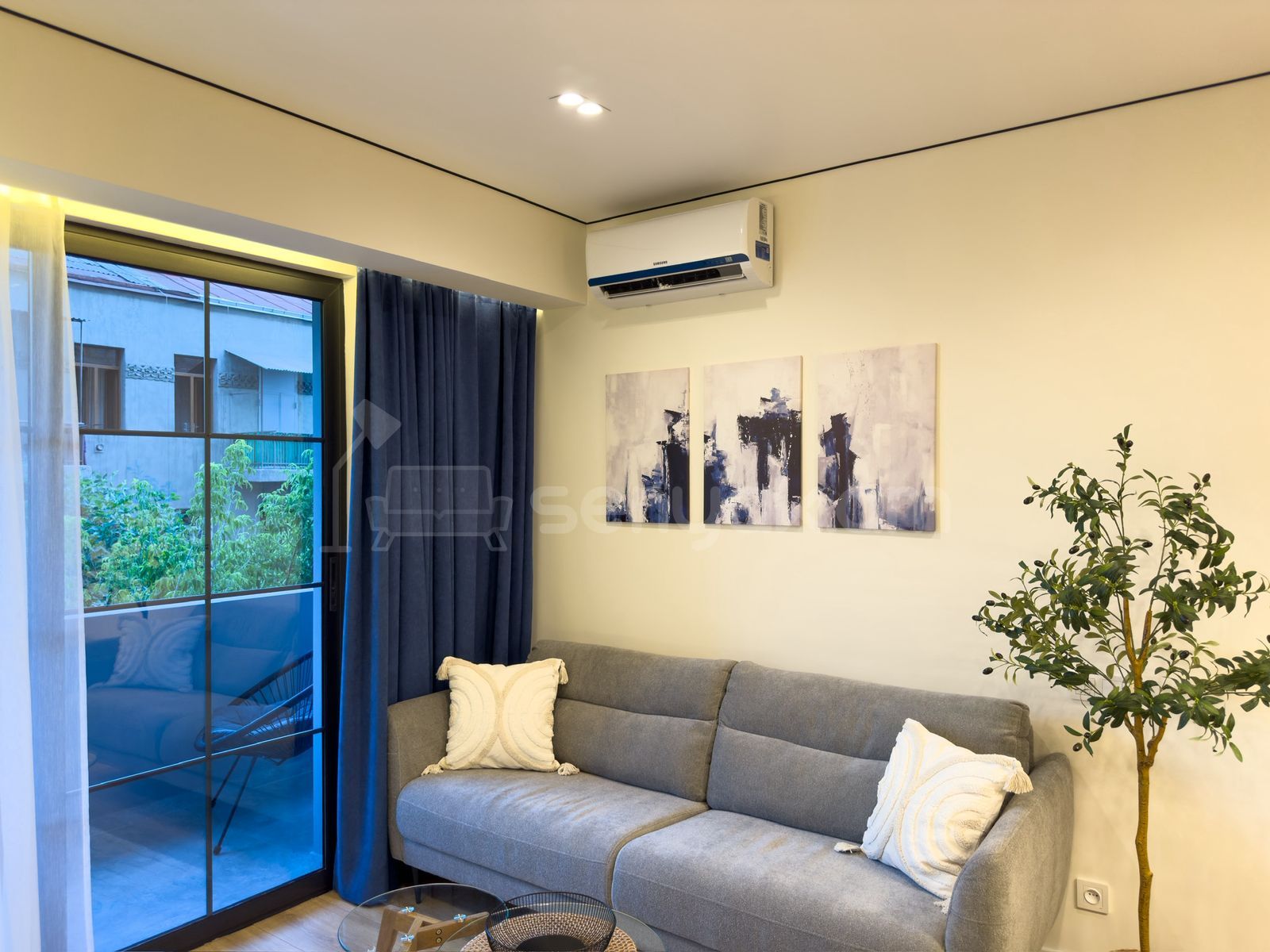 2 Սենյականոց Բնակարան, 52քմ, 4/9 հարկ, Դիզայներական Վերանորոգված, Կահավորված, Արևկող