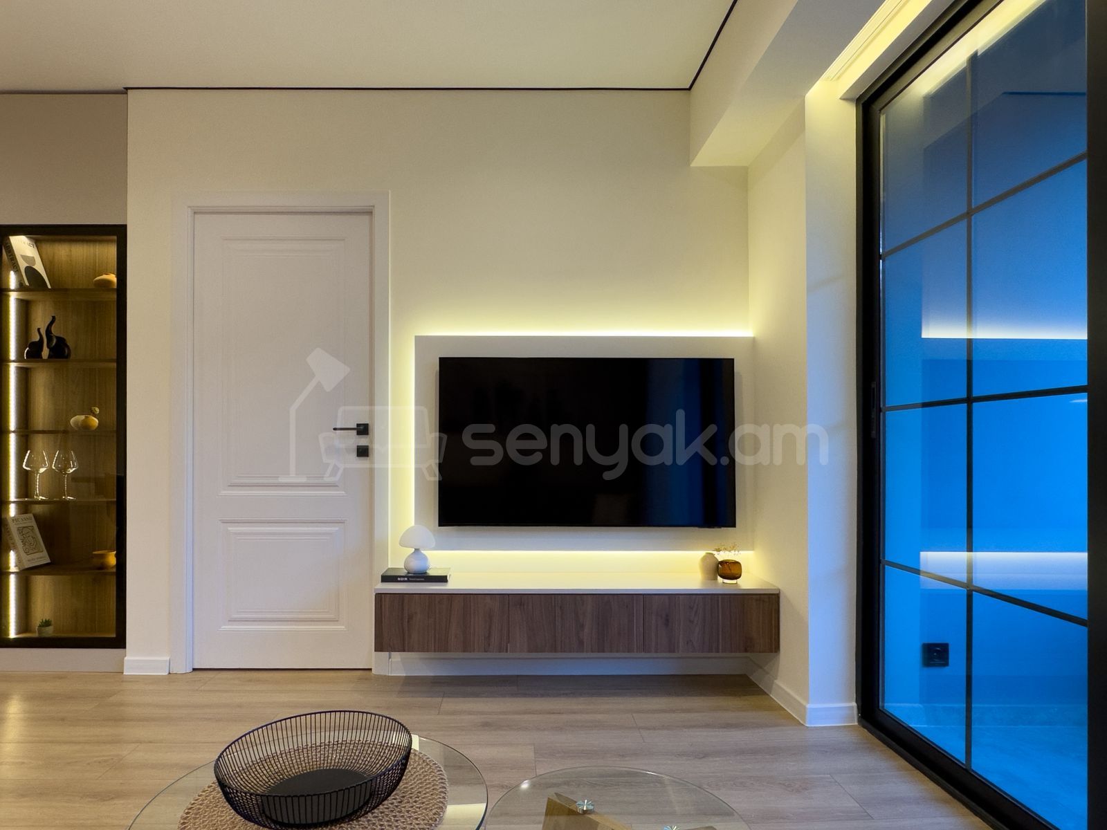 2 Սենյականոց Բնակարան, 52քմ, 4/9 հարկ, Դիզայներական Վերանորոգված, Կահավորված, Արևկող