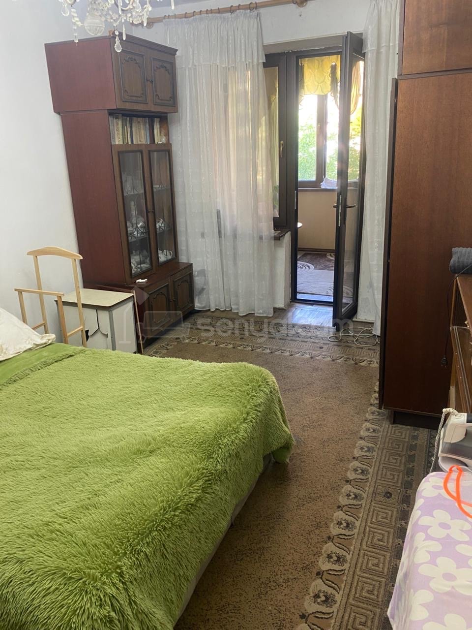 3 Սենյականոց Բնակարան Քարե Շենքում, 105քմ, 3/5 հարկ, Նորմալ Վիճակում