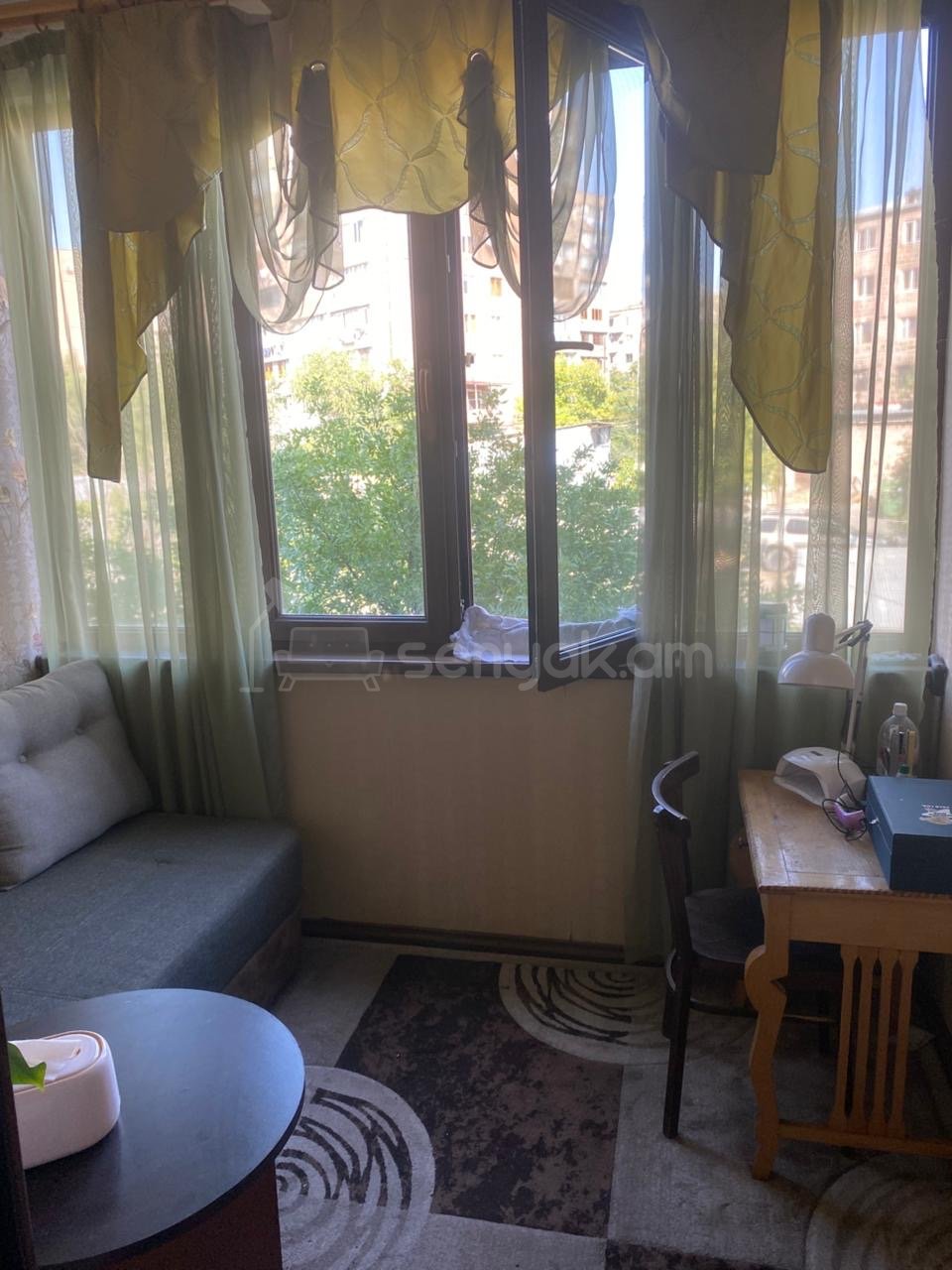 3 Սենյականոց Բնակարան Քարե Շենքում, 105քմ, 3/5 հարկ, Նորմալ Վիճակում