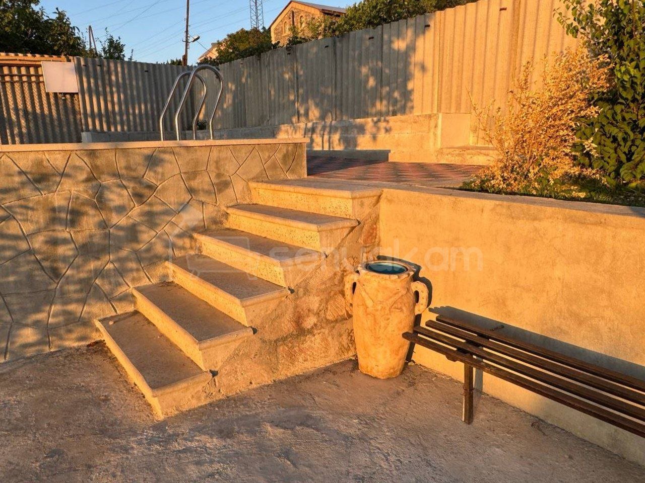 2 Սենյականոց Ամառանոց, 85քմ, Լողավազանով