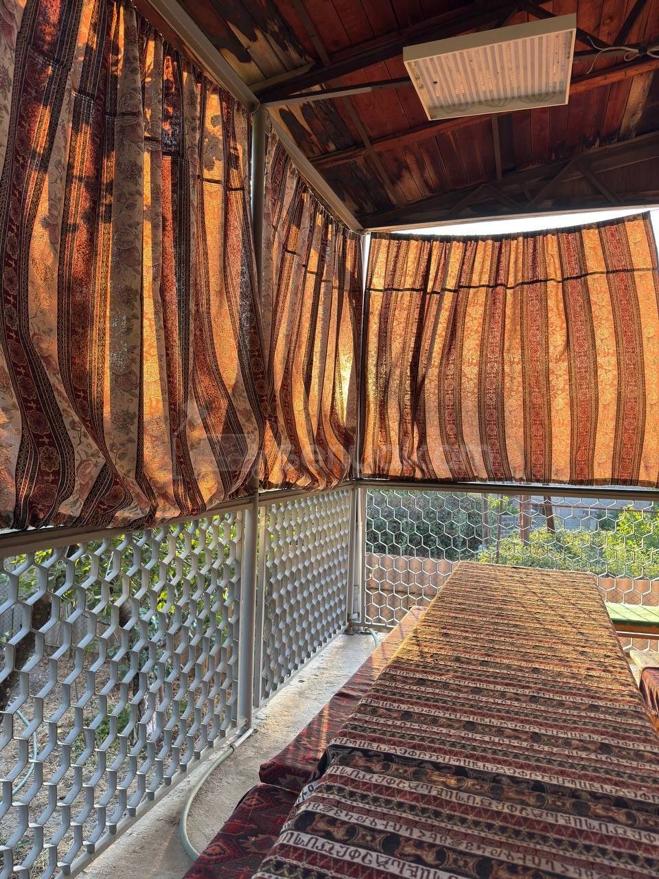 2 Սենյականոց Ամառանոց, 85քմ, Լողավազանով