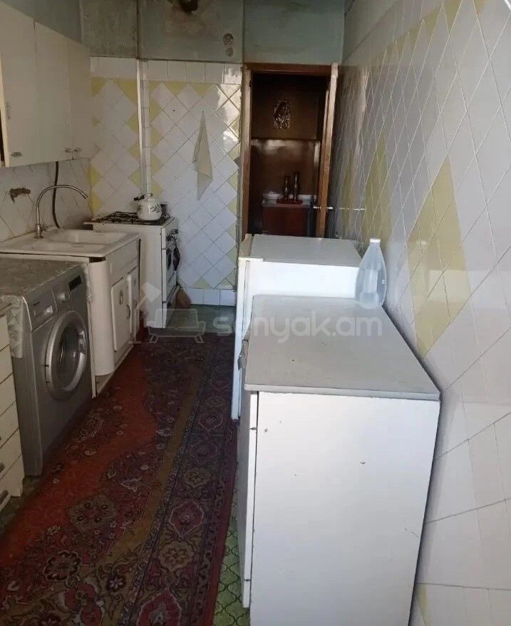 4 Սենյականոց Բնակարան, 90քմ, 3/9 հարկ, Նորմալ Վիճակում