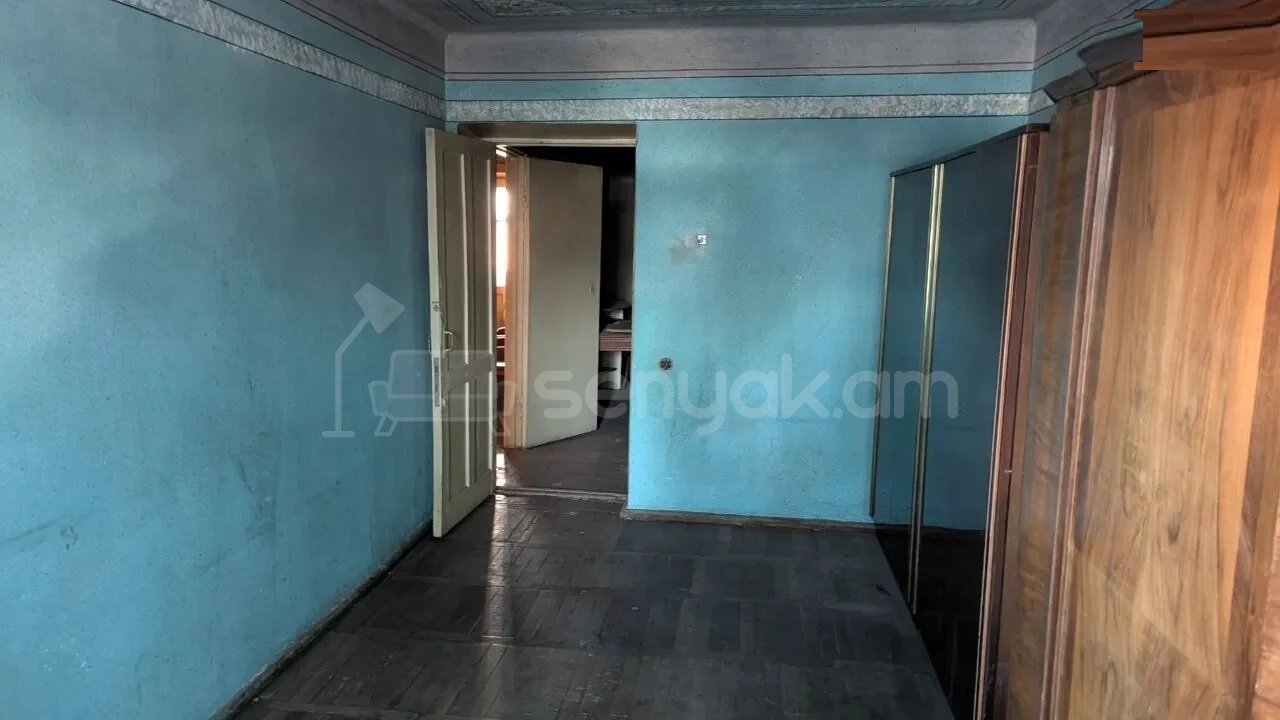 3 Սենյականոց Բնակարան Քարե Շենքում, 68քմ, 1/5 հարկ, Պետական Վիճակում