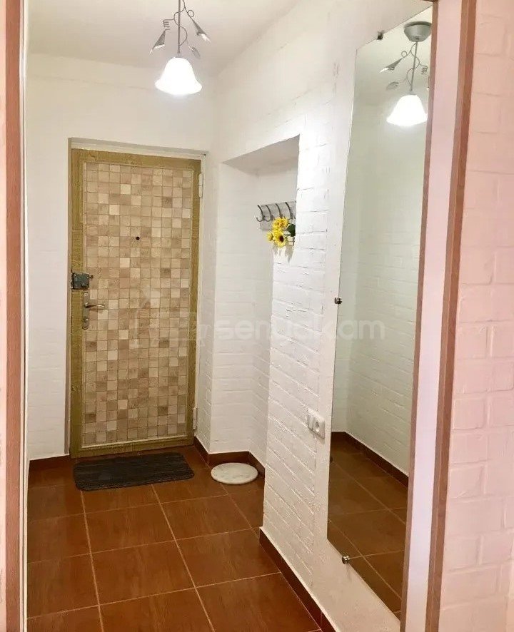 3 Սենյականոց Բնակարան Քարե Շենքում, 67քմ, 4/5 հարկ, Կապիտալ Վերանորոգված