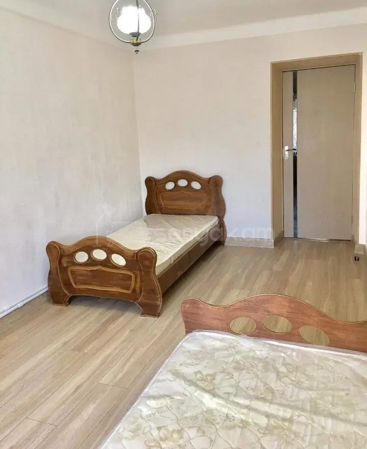 3 Սենյականոց Բնակարան Քարե Շենքում, 67քմ, 4/5 հարկ, Կապիտալ Վերանորոգված