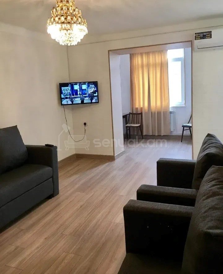 3 Սենյականոց Բնակարան Քարե Շենքում, 67քմ, 4/5 հարկ, Կապիտալ Վերանորոգված