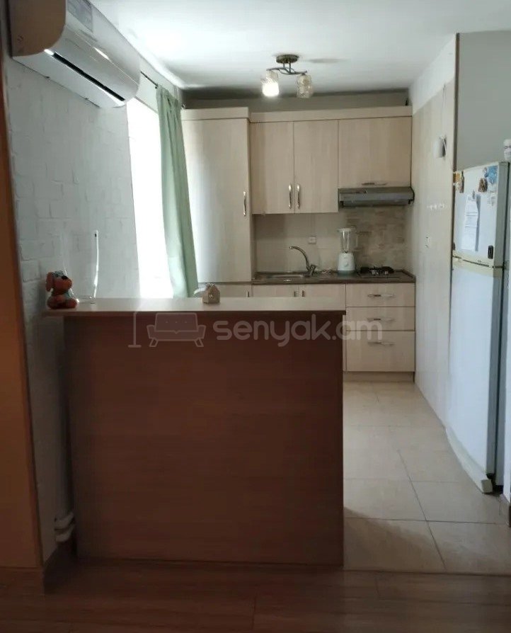 3 Սենյականոց Բնակարան Քարե Շենքում, 67քմ, 4/5 հարկ, Կապիտալ Վերանորոգված