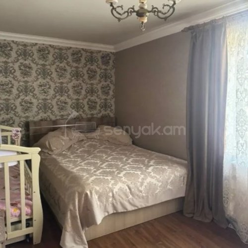 3 Սենյականոց Բնակարան Քարե Շենքում, 60քմ, 3/5 հարկ, Կոսմետիկ Վերանորոգված, Կահավորված, Արևկող