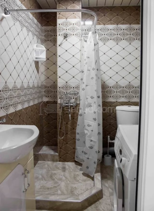 2 Սենյականոց Բնակարան Քարե Շենքում, 64քմ, 2/2 հարկ, Կապիտալ Վերանորոգված, Կահավորված