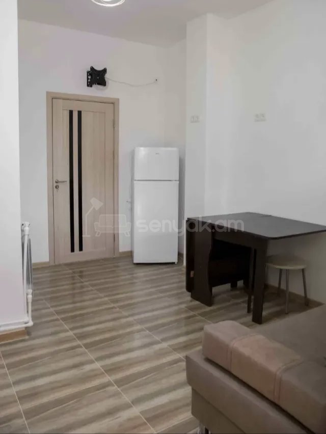 2 Սենյականոց Բնակարան Քարե Շենքում, 64քմ, 2/2 հարկ, Կապիտալ Վերանորոգված, Կահավորված