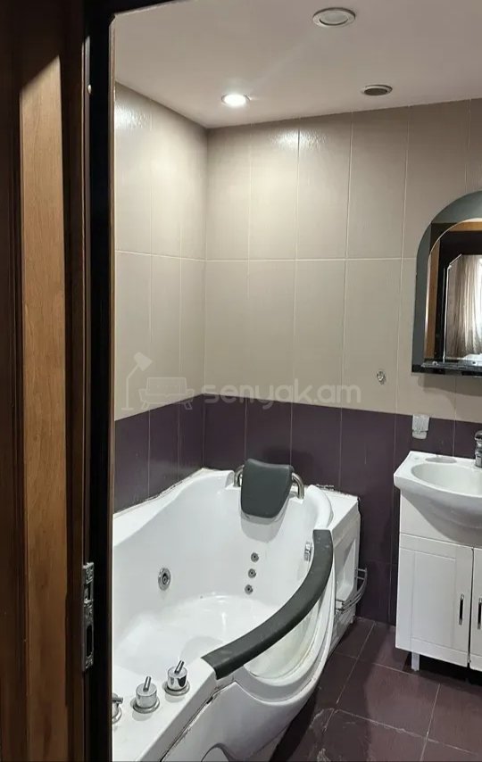 2 Սենյականոց Բնակարան, 67քմ, 3/14 հարկ, Կապիտալ Վերանորոգված, Կահավորված, Արևկող