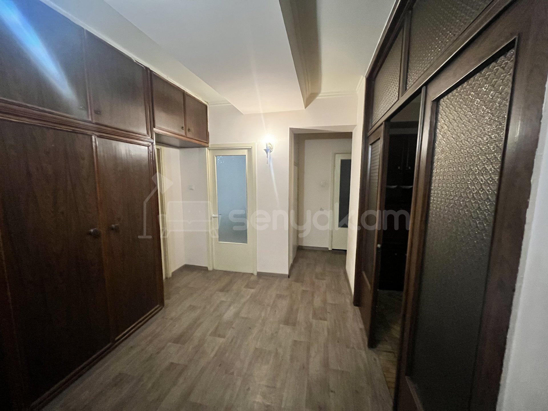 3 Սենյականոց Բնակարան, 95քմ, 2/10 հարկ, Նորմալ Վիճակում