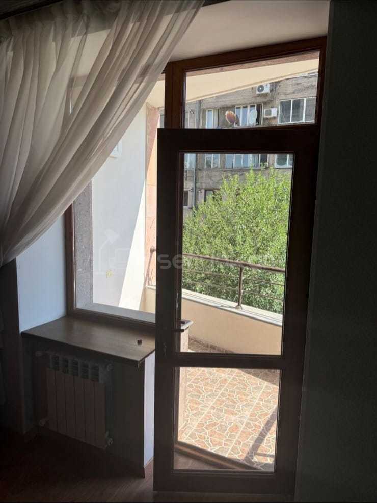 3 Սենյականոց Բնակարան, 105քմ, 10/15 հարկ, Կապիտալ Վերանորոգված, Կահավորված