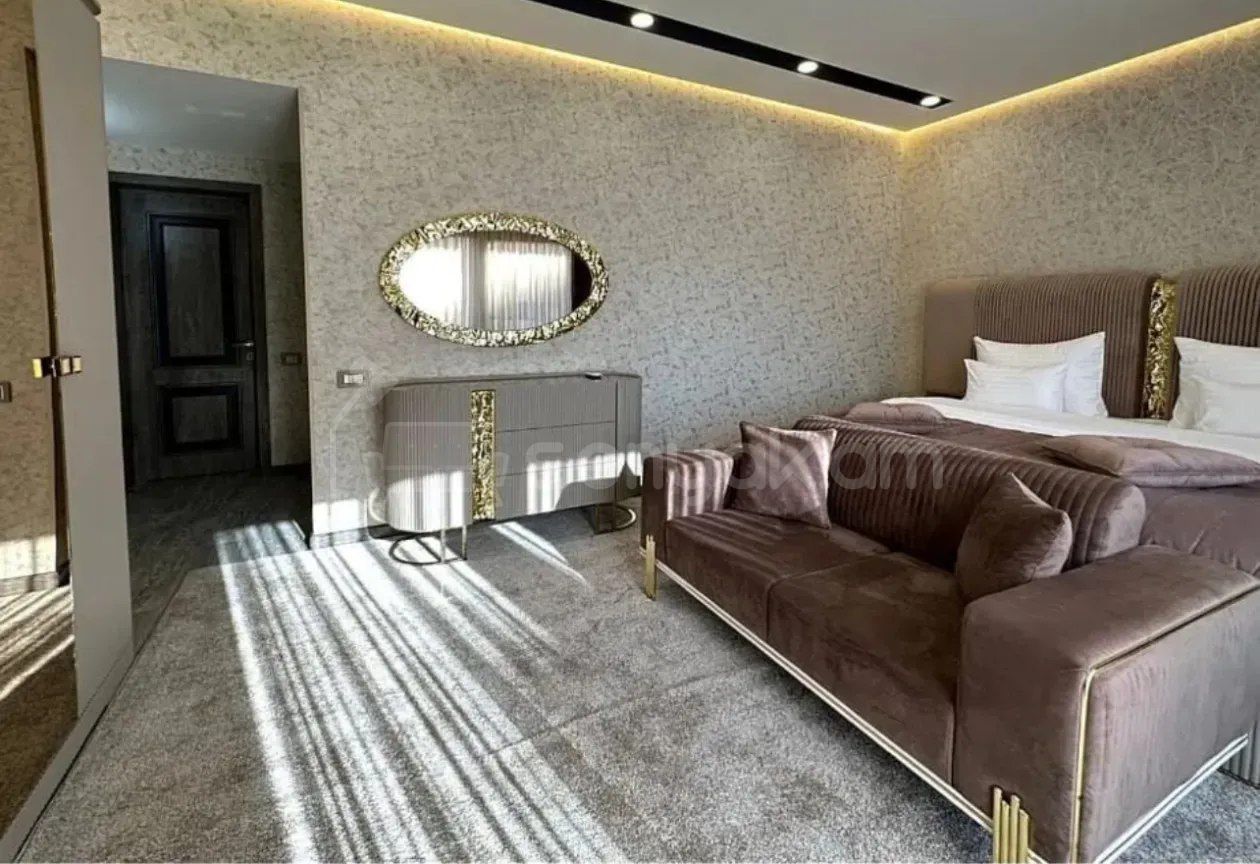 4 Սենյականոց Բնակարան, 180քմ, 11/11 հարկ, Դիզայներական Վերանորոգված, Կահավորված, Արևկող