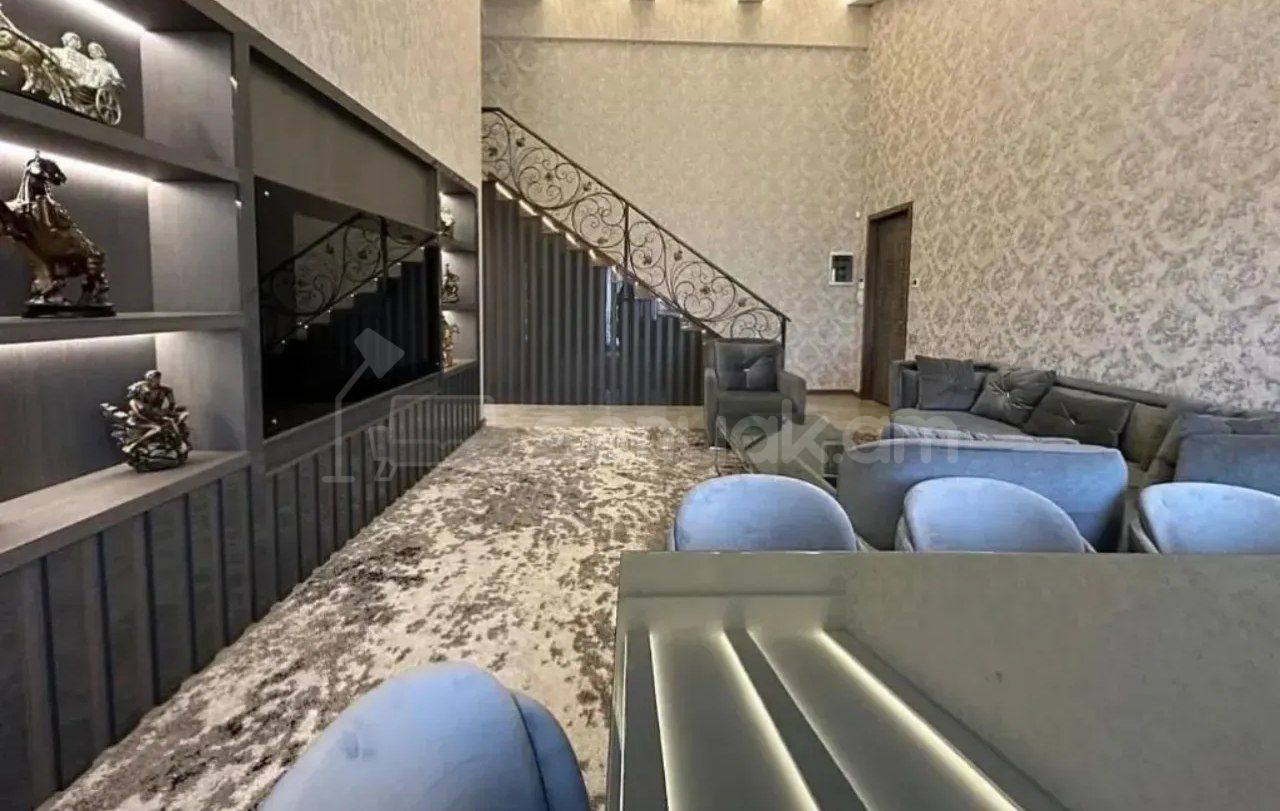 4 Սենյականոց Բնակարան, 180քմ, 11/11 հարկ, Դիզայներական Վերանորոգված, Կահավորված, Արևկող