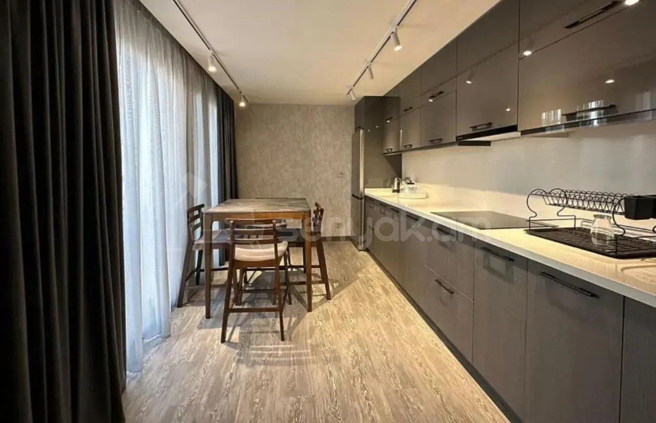 4 Սենյականոց Բնակարան, 180քմ, 11/11 հարկ, Դիզայներական Վերանորոգված, Կահավորված, Արևկող