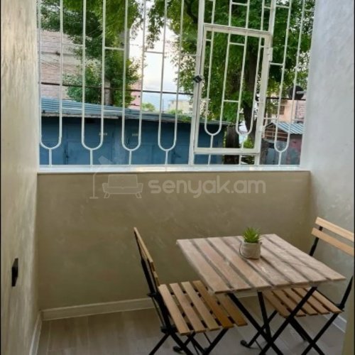 2 Սենյականոց Բնակարան Քարե Շենքում, 50քմ, 1/5 հարկ, Կապիտալ Վերանորոգված