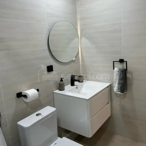 2 Սենյականոց Բնակարան Քարե Շենքում, 50քմ, 1/5 հարկ, Կապիտալ Վերանորոգված