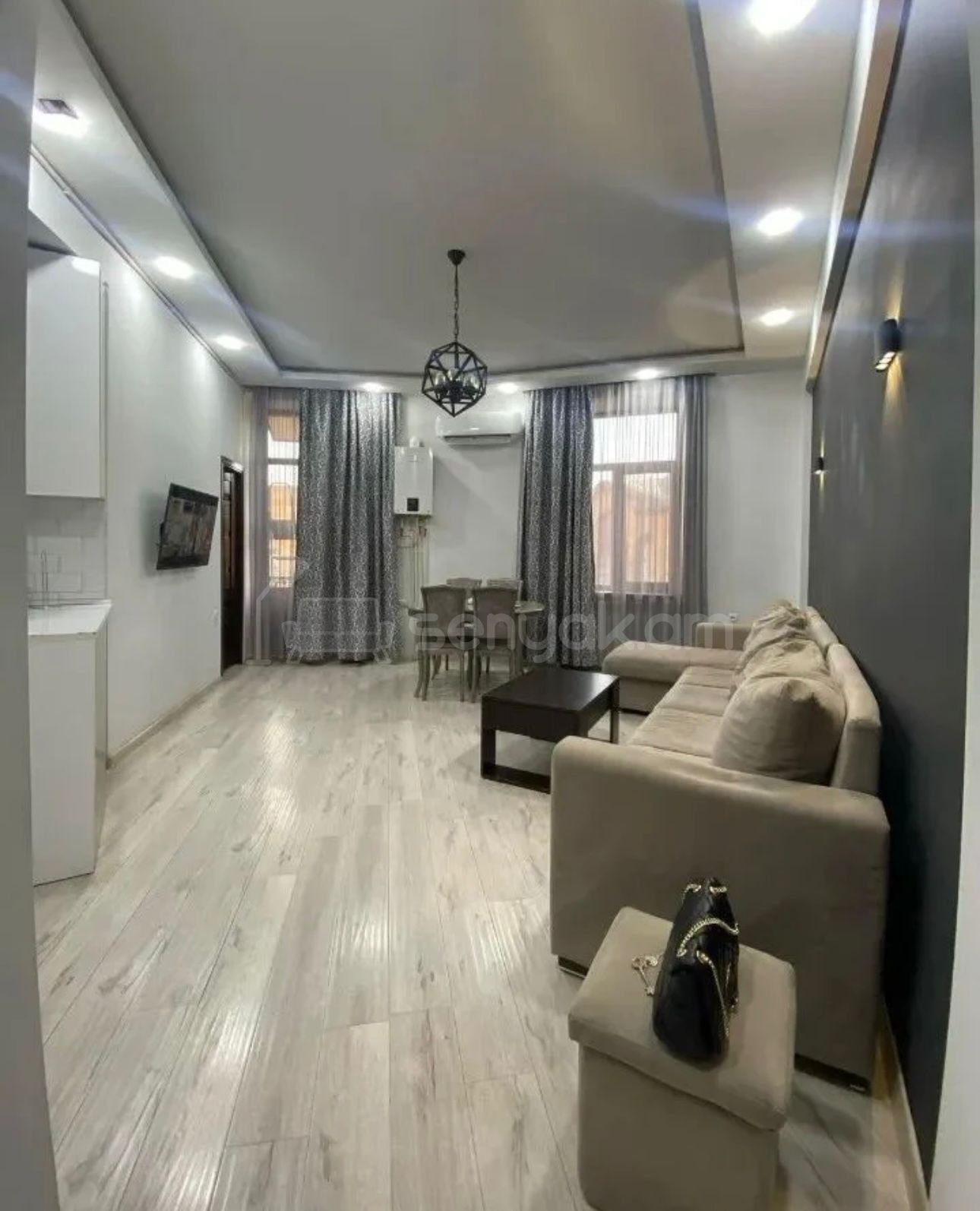 2 Սենյականոց Բնակարան Քարե Շենքում, 48քմ, 3/5 հարկ, Դիզայներական Վերանորոգված, Կահավորված