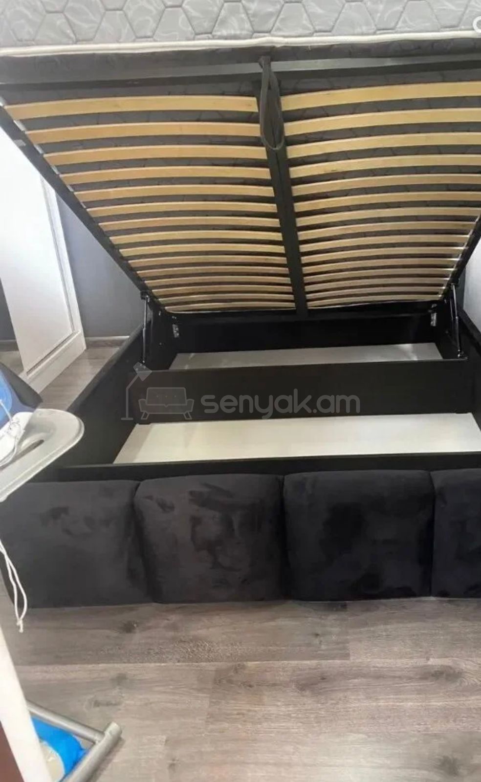 2 Սենյականոց Բնակարան Քարե Շենքում, 48քմ, 3/5 հարկ, Դիզայներական Վերանորոգված, Կահավորված