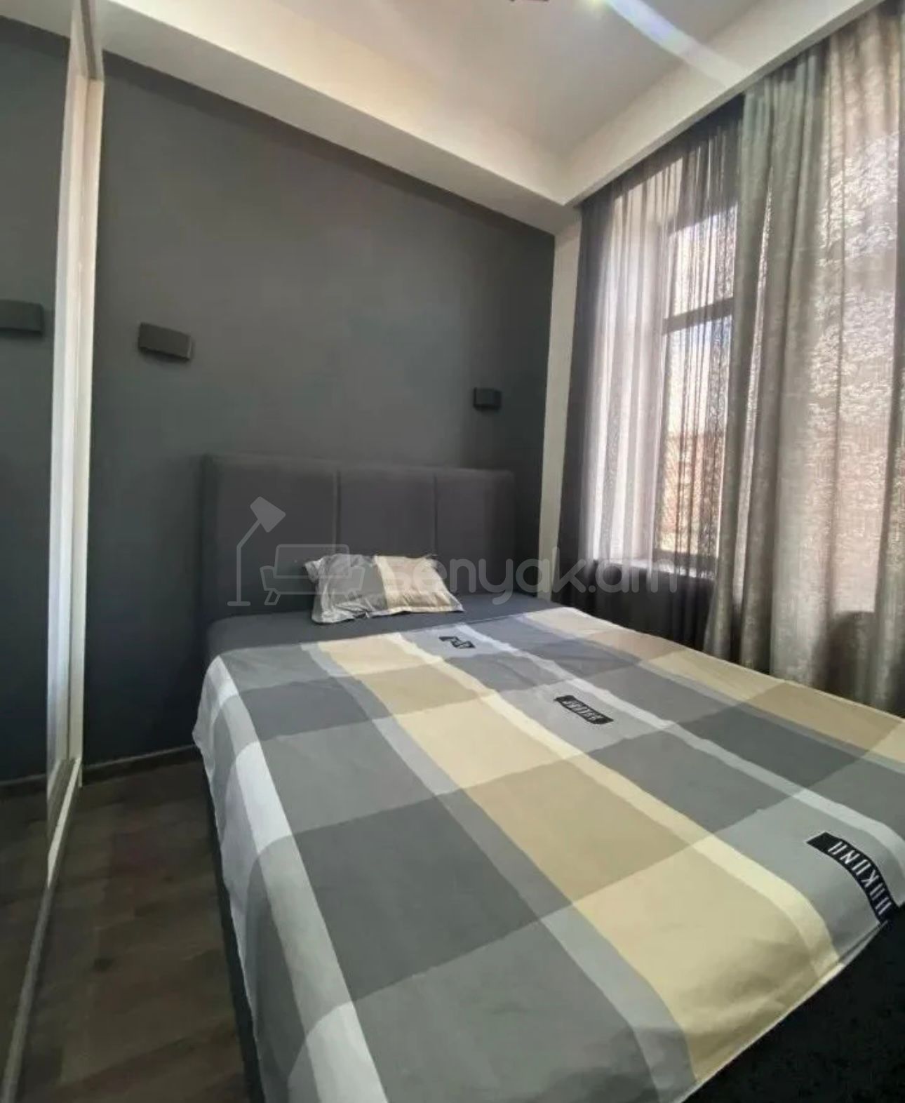 2 Սենյականոց Բնակարան Քարե Շենքում, 48քմ, 3/5 հարկ, Դիզայներական Վերանորոգված, Կահավորված