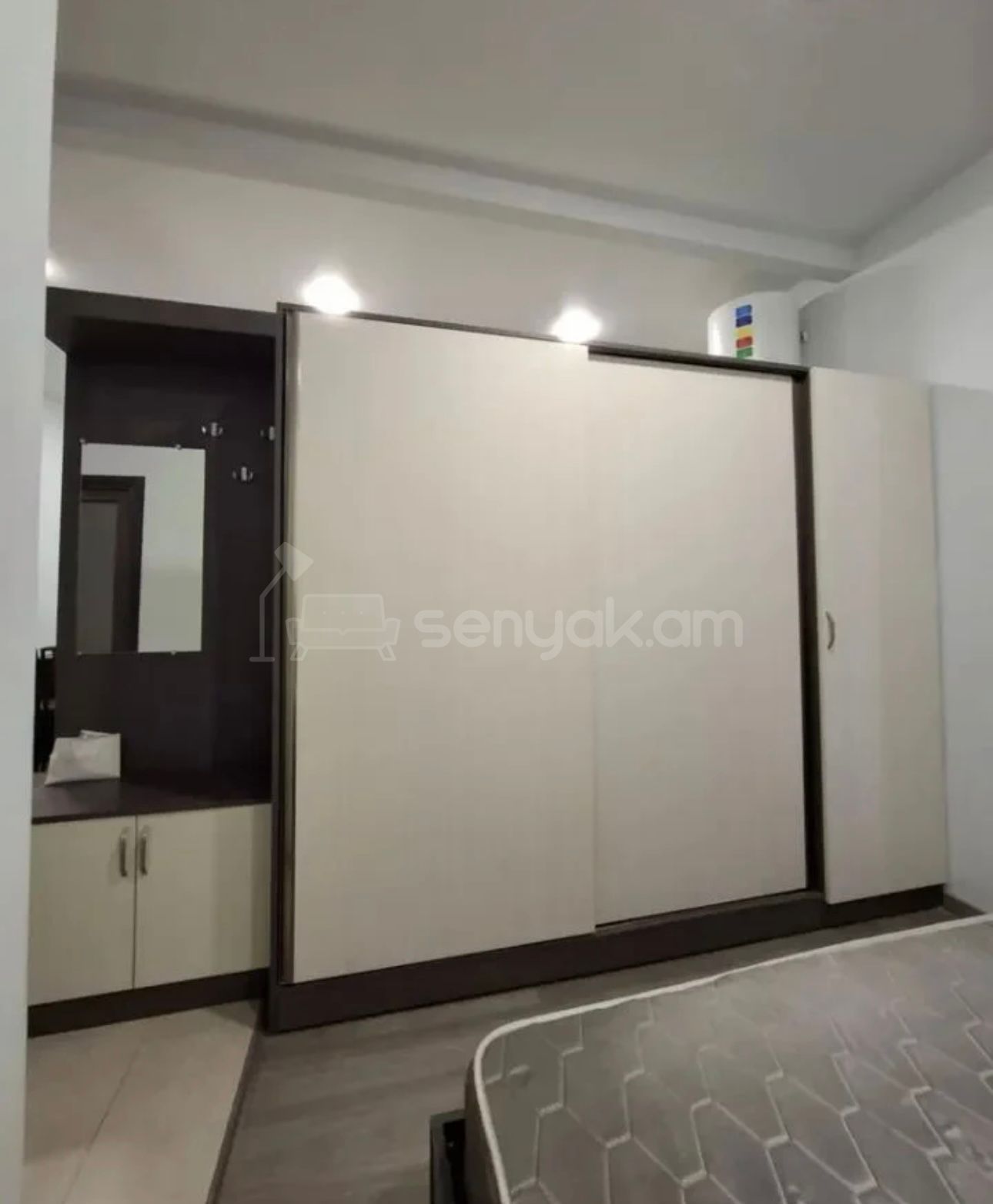 2 Սենյականոց Բնակարան Քարե Շենքում, 40քմ, 2/4 հարկ, Կապիտալ Վերանորոգված, Կահավորված