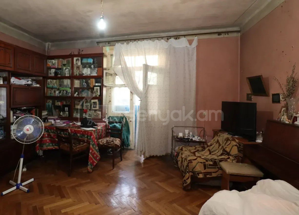 2 Սենյականոց Բնակարան Քարե Շենքում, 68քմ, 2/5 հարկ, Պետական Վիճակում