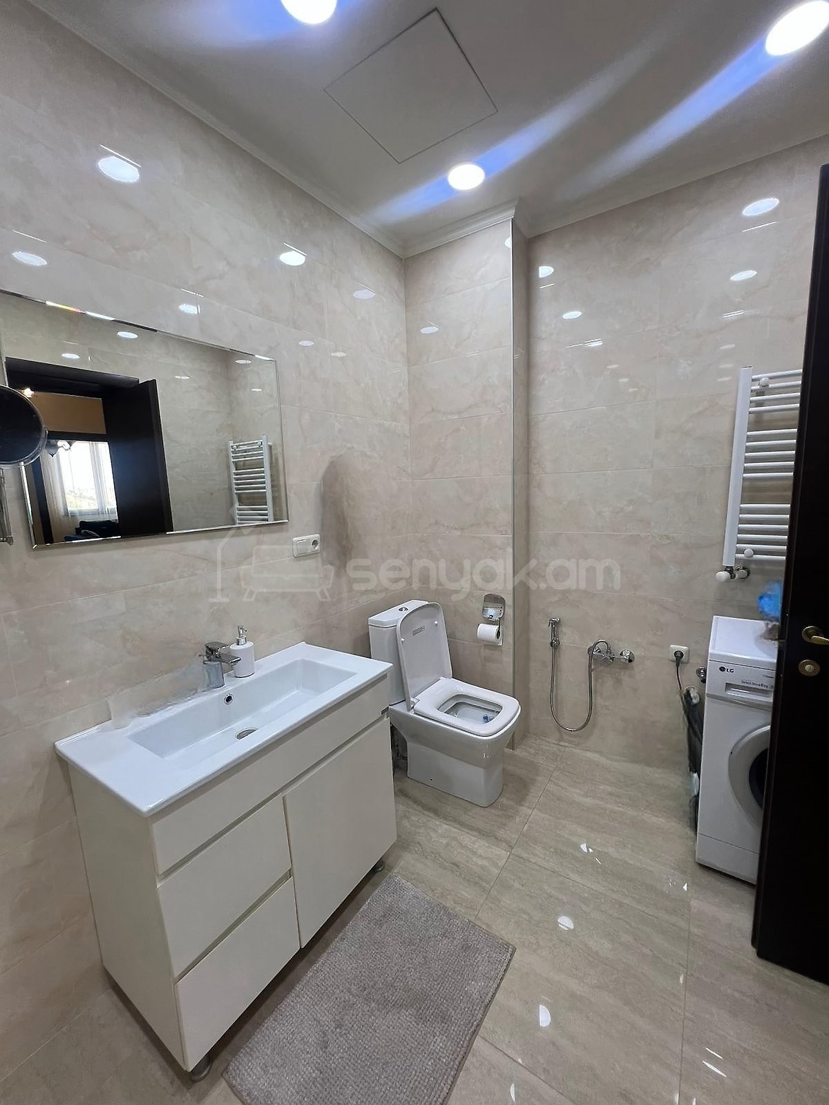 3 Սենյականոց Բնակարան Նորակառույցում, 118քմ, 10/16 հարկ, Կապիտալ Վերանորոգված