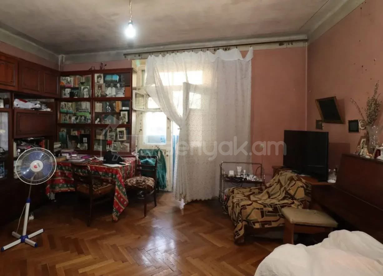 2 Սենյականոց Բնակարան Քարե Շենքում, 68քմ, 2/5 հարկ, Պետական Վիճակում