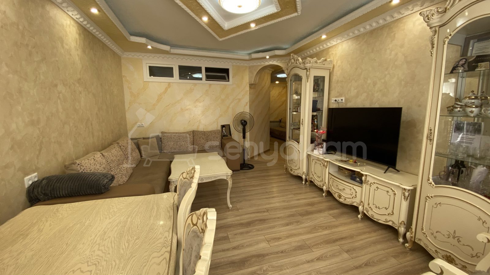 3 Սենյականոց Բնակարան Քարե Շենքում, 84քմ, 6/6 հարկ, Կապիտալ Վերանորոգված