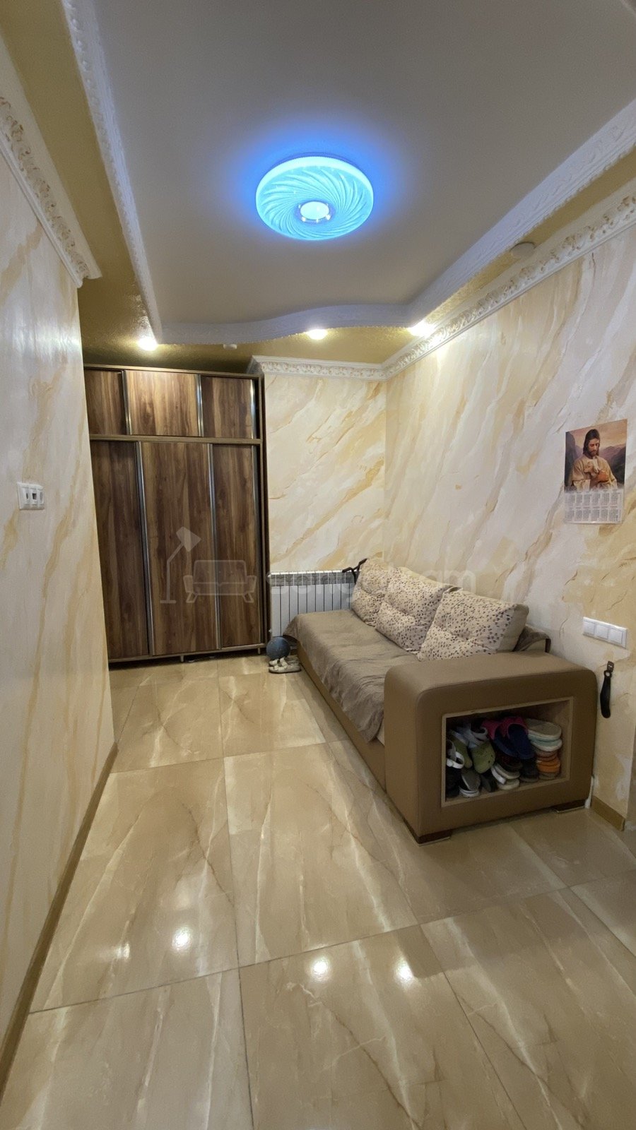 3 Սենյականոց Բնակարան Քարե Շենքում, 84քմ, 6/6 հարկ, Կապիտալ Վերանորոգված