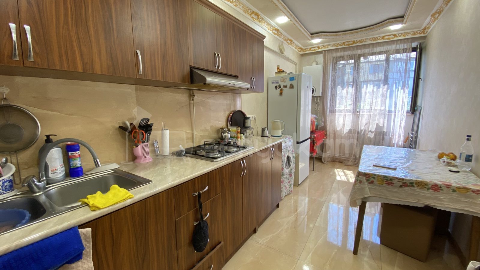 3 Սենյականոց Բնակարան Քարե Շենքում, 84քմ, 6/6 հարկ, Կապիտալ Վերանորոգված