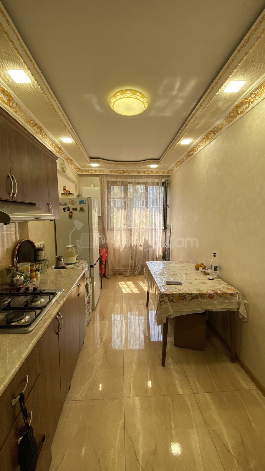 3 Սենյականոց Բնակարան Քարե Շենքում, 84քմ, 6/6 հարկ, Կապիտալ Վերանորոգված