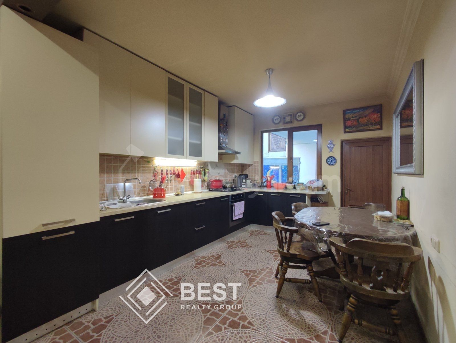 4 Սենյականոց Սեփական Տուն, 320քմ, Կապիտալ Վերանորոգված