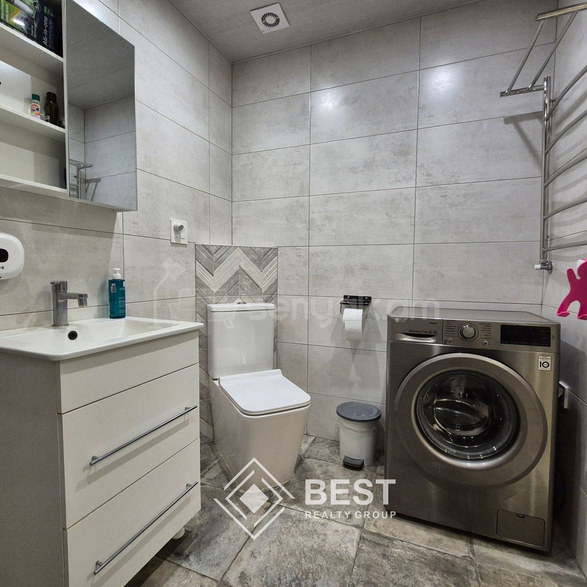 3 Սենյականոց Բնակարան Քարե Շենքում, 83քմ, 5/5 հարկ, Կապիտալ Վերանորոգված