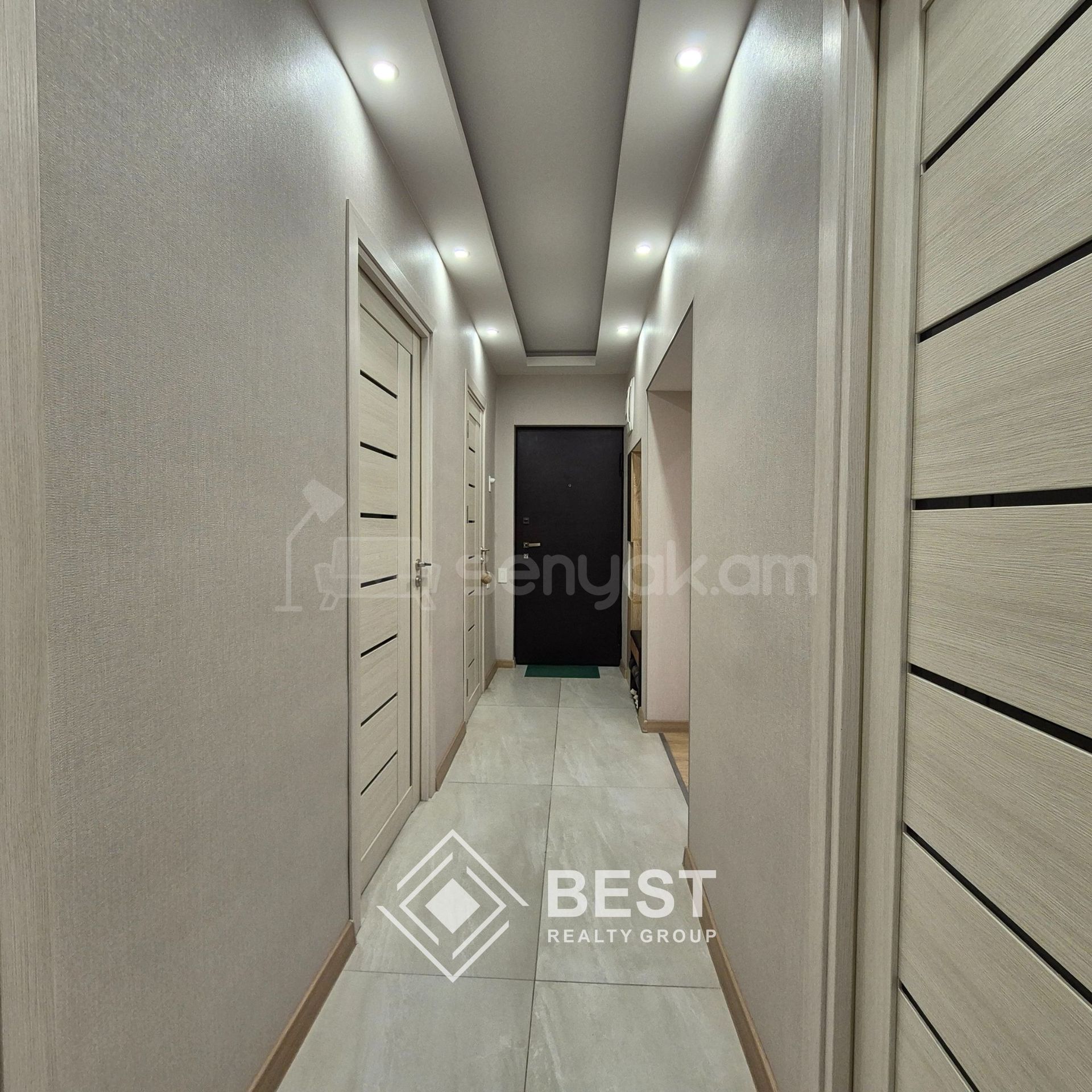 3 Սենյականոց Բնակարան Քարե Շենքում, 83քմ, 5/5 հարկ, Կապիտալ Վերանորոգված