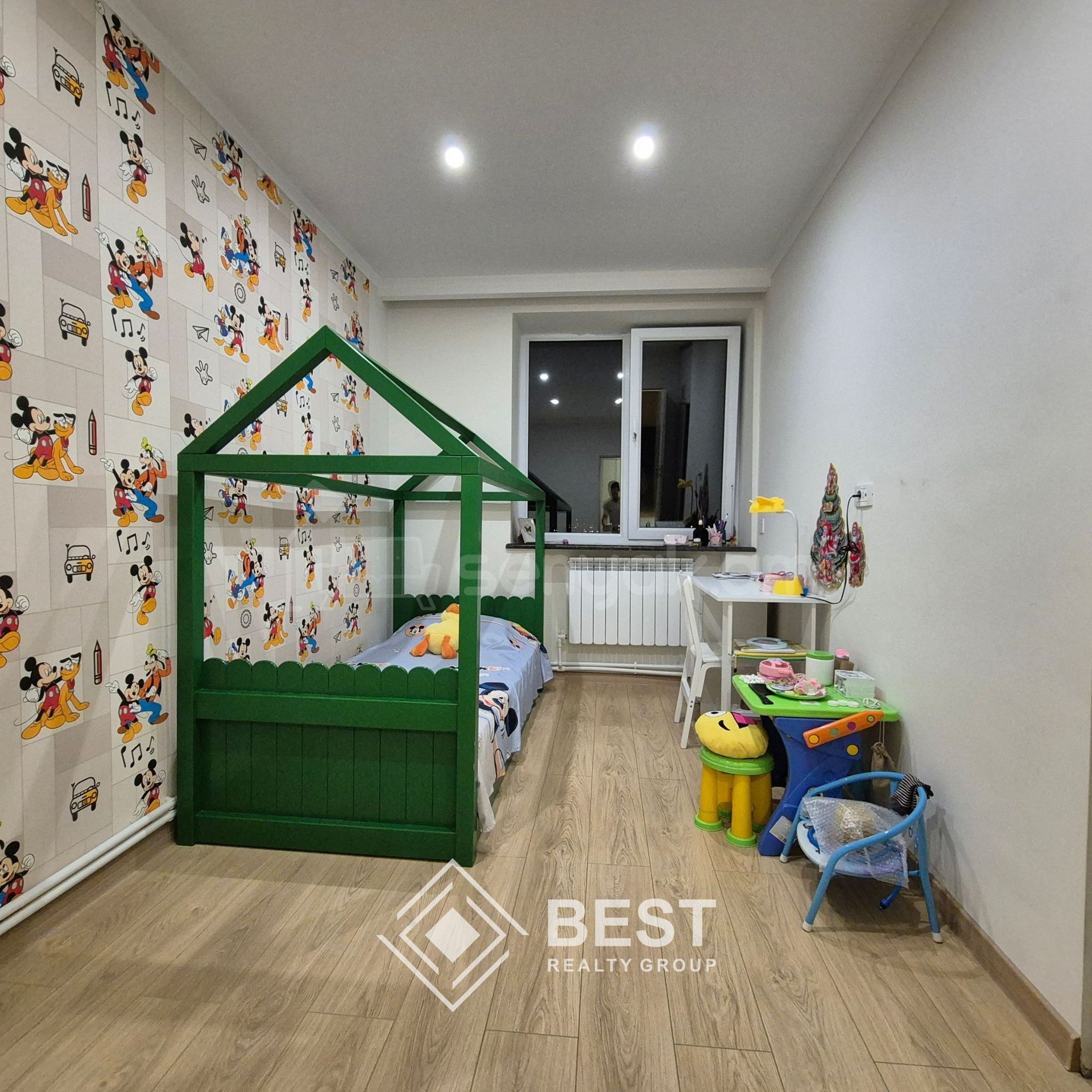 3 Սենյականոց Բնակարան Քարե Շենքում, 83քմ, 5/5 հարկ, Կապիտալ Վերանորոգված